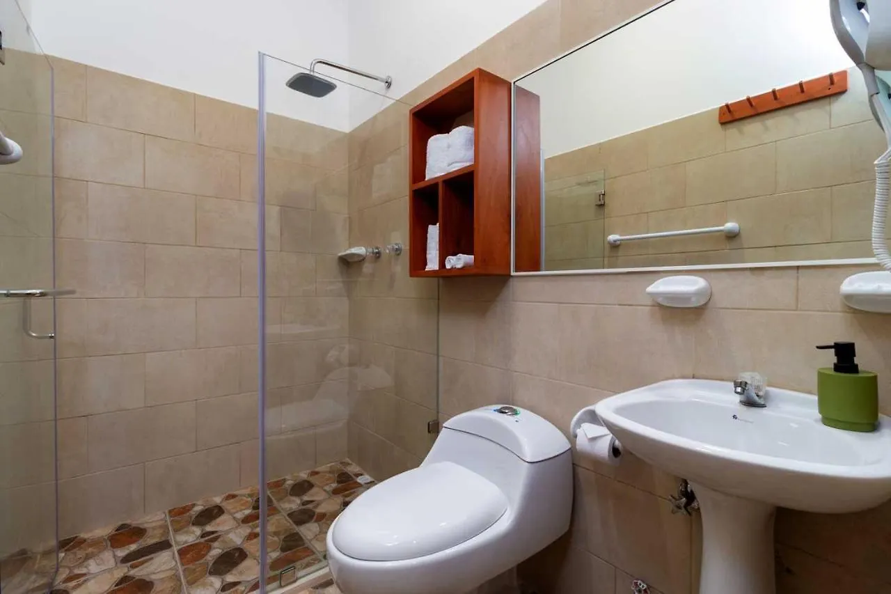 Plaza Luna Suites Puerto Ayora