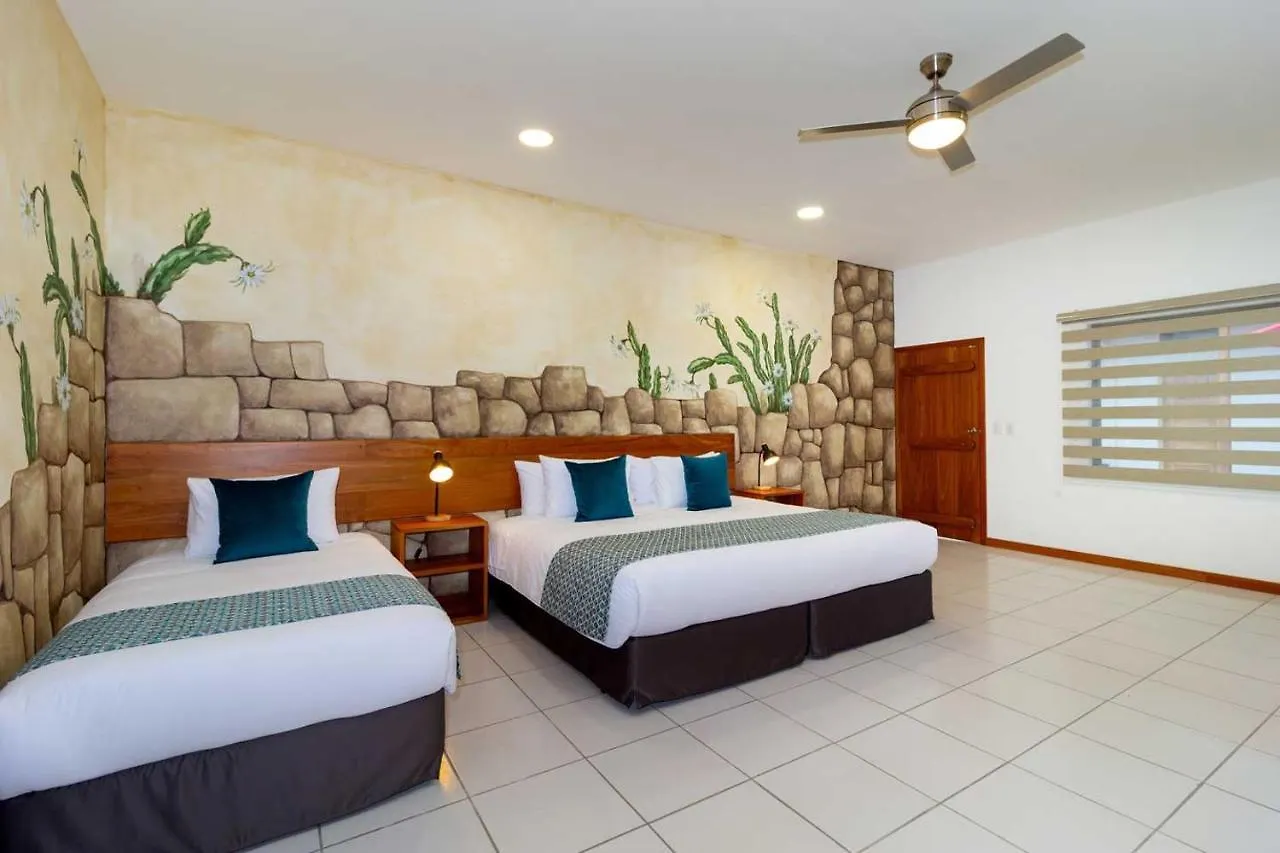 Plaza Luna Suites Puerto Ayora  Hotel