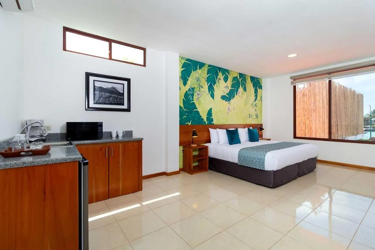 Hotel Plaza Luna Suites Puerto Ayora