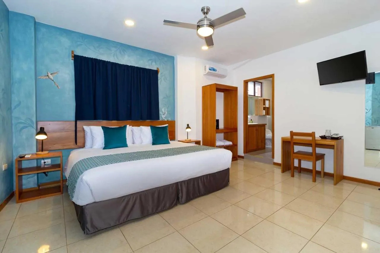 Hotel Plaza Luna Suites Puerto Ayora