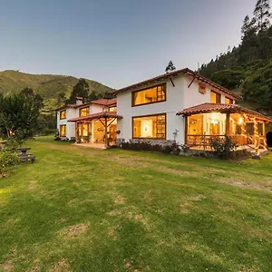 https://casa-quito.hotelsquito.com